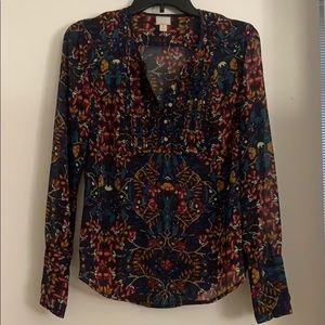 Colorful long sleeved blouse